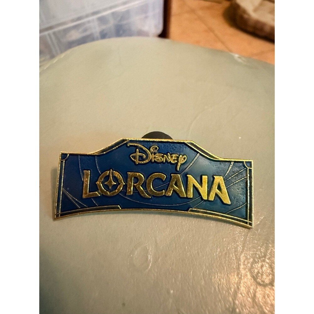 Lorcana Disney-Chinese Card Game blue logo Badge